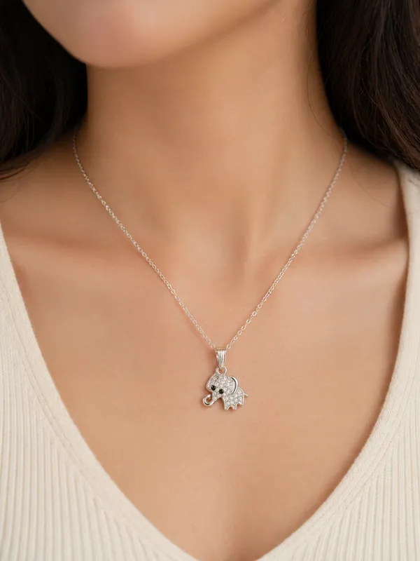 Sparkling_Elephant_Pendant_Necklace_With_Crystal_Embellishments