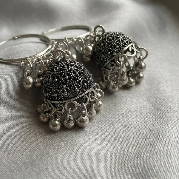Oxidized_Silver_Toned_Brass_Jhumka_Hoop_Earrings_With_Beaded_Danglers