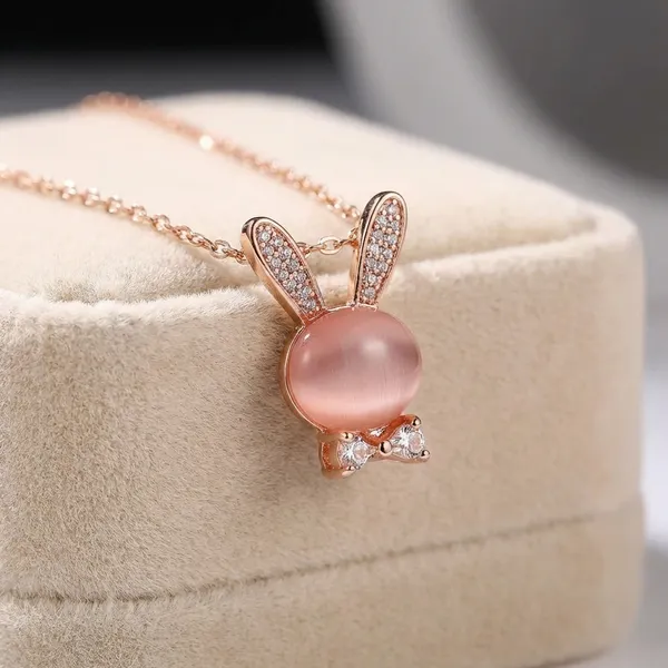 Rose_Gold_Crystal_Bunny_Pendant_Necklace
