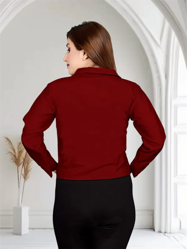 Maroon_Crop_Jacket_With_Front_Zip_And_Collared_Design