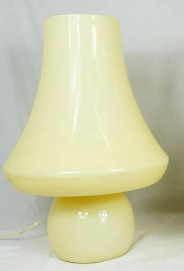 Vintage_Yellow_Mushroom_Table_Lamp