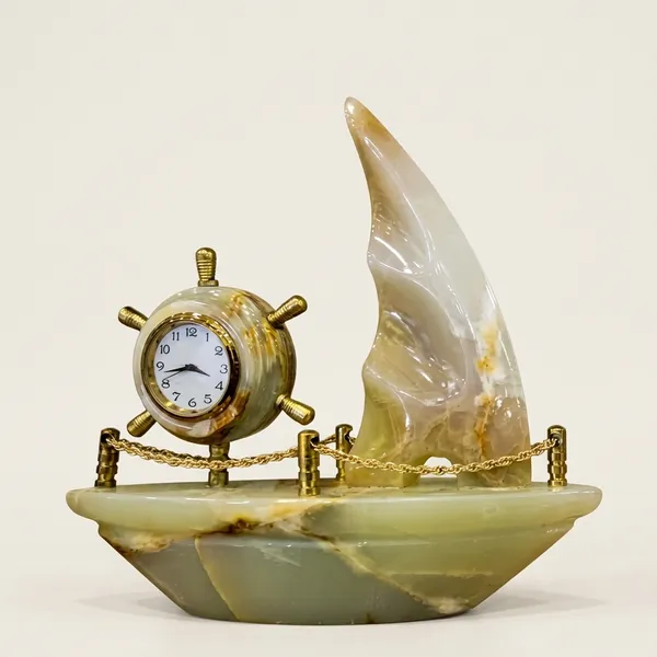 Decorative_Jade_Style_Vase_Set_With_Nautical_Clock