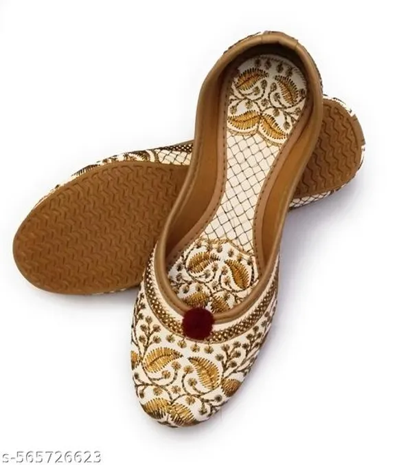 White_Synthetic_Leather_Jutti_For_Women