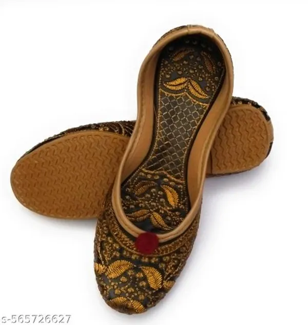 Black_Synthetic_Leather_Jutti_For_Women