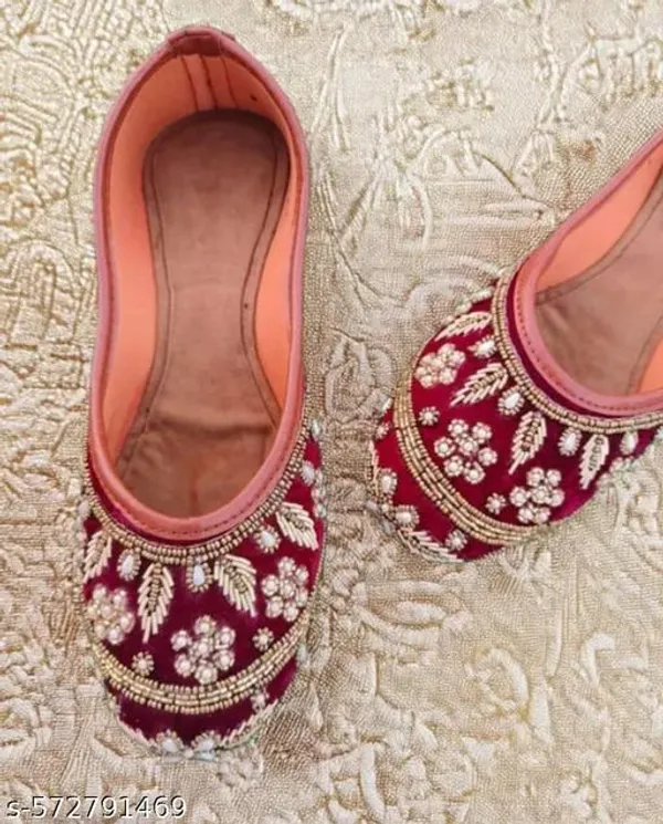 Maroon_Synthetic_Leather_Jutti_For_Women