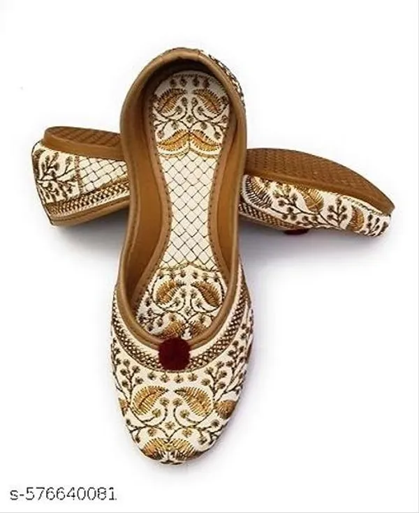 White_Synthetic_Leather_Jutti_For_Women