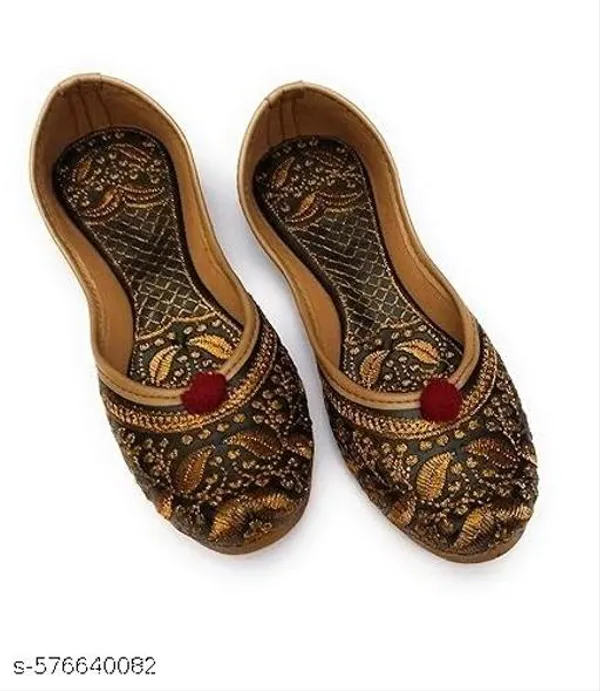 Black_Synthetic_Leather_Jutti_For_Women