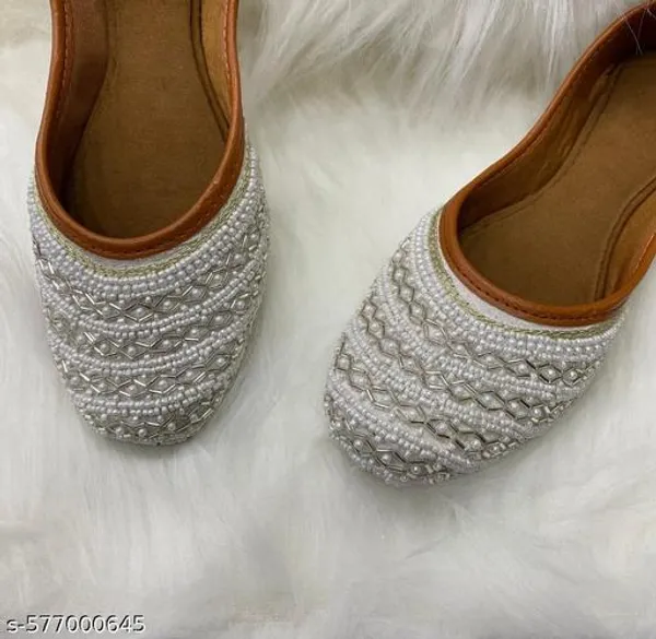 White_Synthetic_Leather_Jutti_For_Women