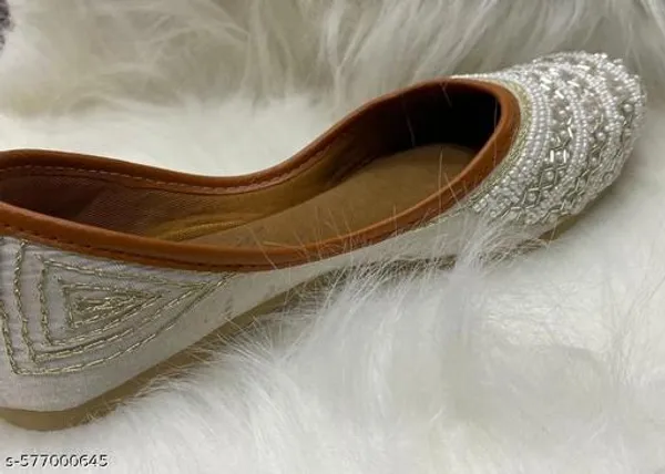 White_Synthetic_Leather_Jutti_For_Women