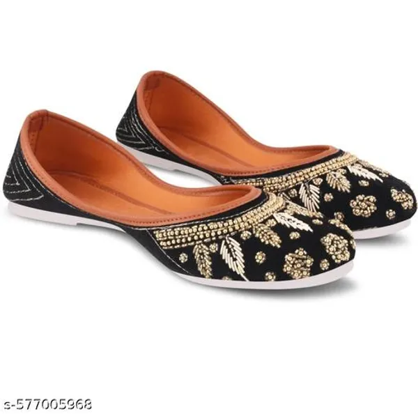 Black_Synthetic_Leather_Jutti_For_Women