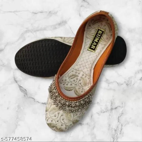 White_Synthetic_Leather_Jutti_For_Women