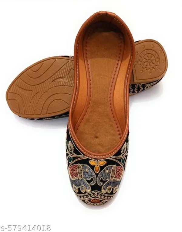 Black_Synthetic_Leather_Jutti_For_Women