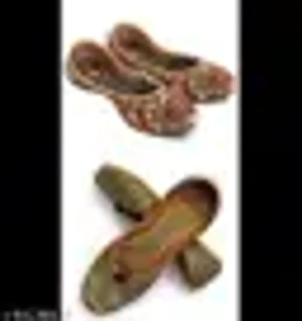 Brown_Synthetic_Leather_Jutti_For_Women