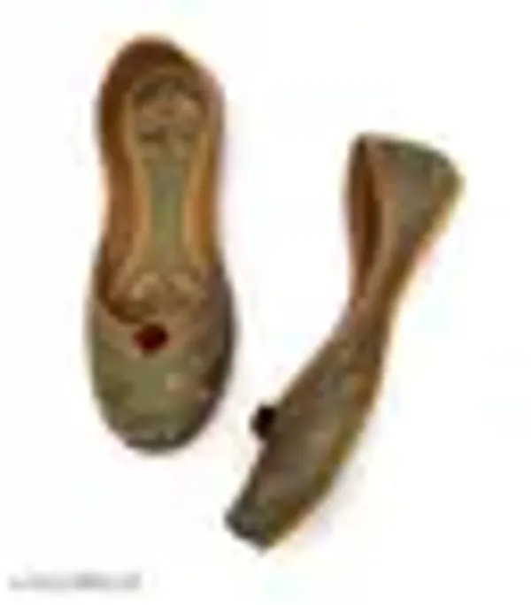 Brown_Synthetic_Leather_Jutti_For_Women