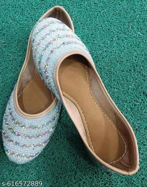 White_Synthetic_Leather_Jutti_For_Women