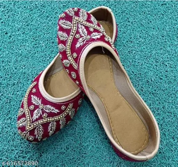 Maroon_Synthetic_Leather_Jutti_For_Women