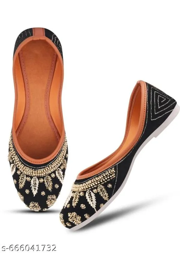 Black_Synthetic_Leather_Jutti_For_Women