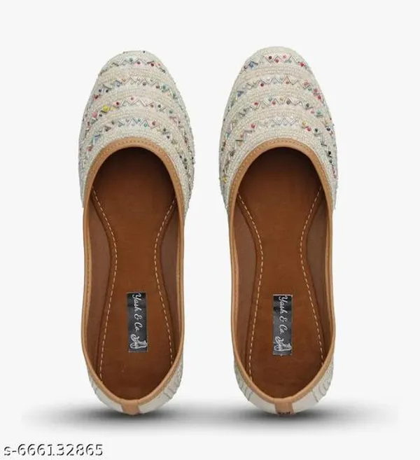 White_Synthetic_Leather_Jutti_For_Women