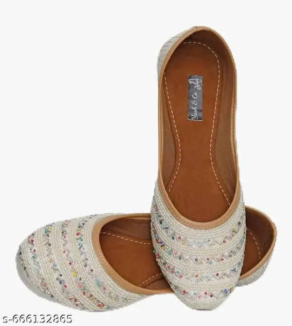 White_Synthetic_Leather_Jutti_For_Women