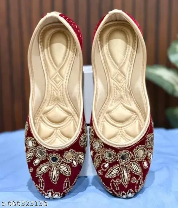 Green_Synthetic_Leather_Jutti_For_Women