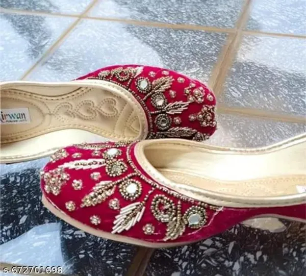 Red_Synthetic_Leather_Jutti_For_Women