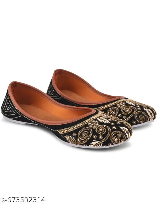 Black_Synthetic_Leather_Jutti_For_Women