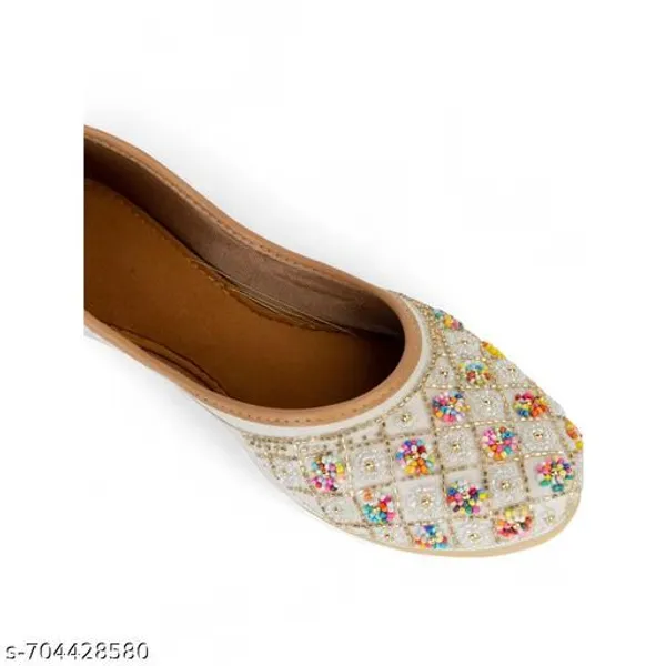 White_Synthetic_Leather_Jutti_For_Women