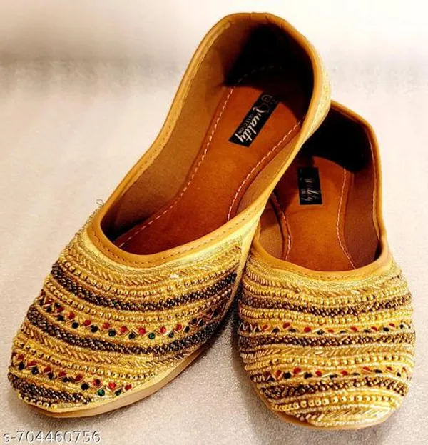 Golden_Synthetic_Leather_Jutti_For_Women