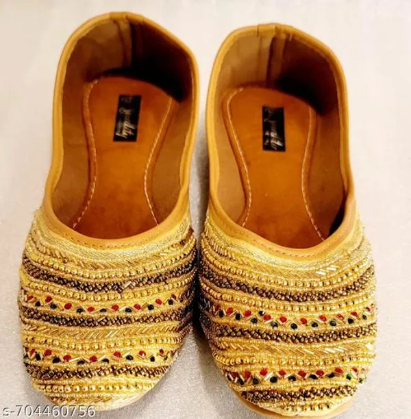 Golden_Synthetic_Leather_Jutti_For_Women
