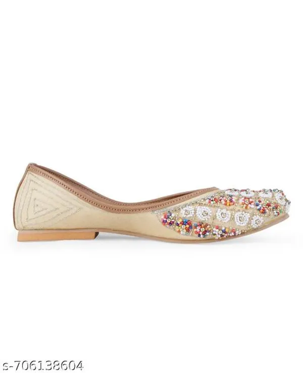 Cream_Synthetic_Leather_Jutti_For_Women