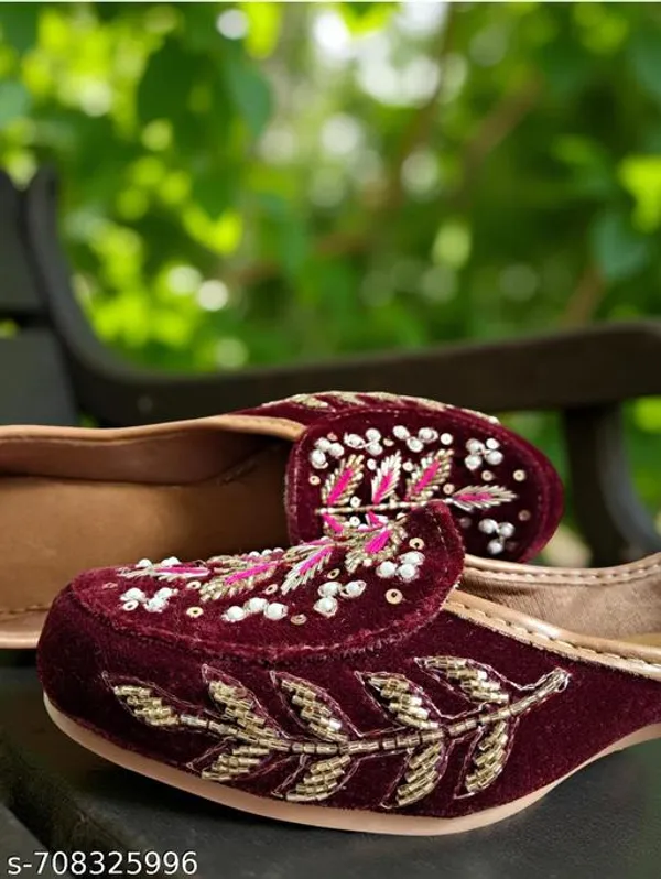Maroon_Synthetic_Leather_Jutti_For_Women