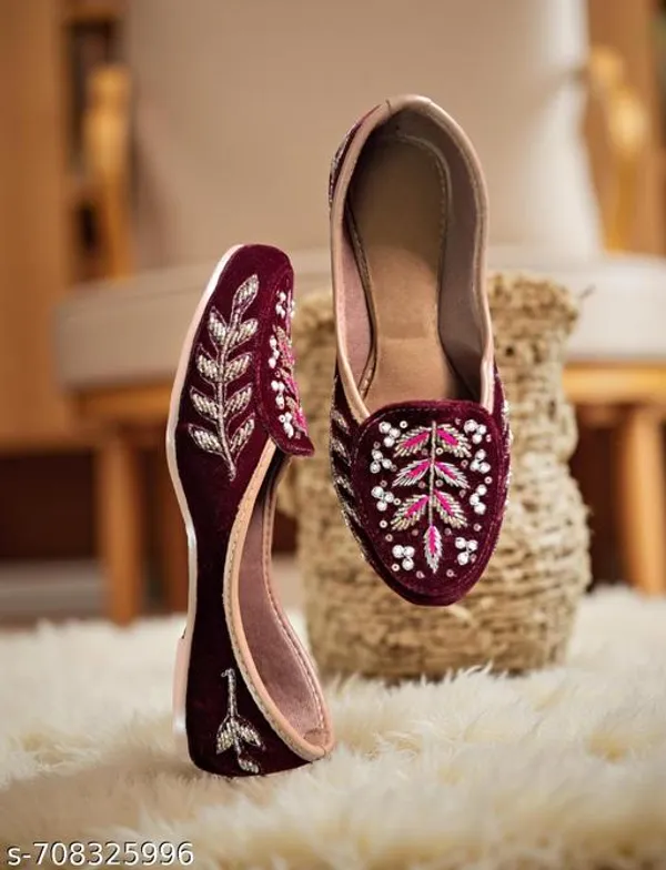 Maroon_Synthetic_Leather_Jutti_For_Women