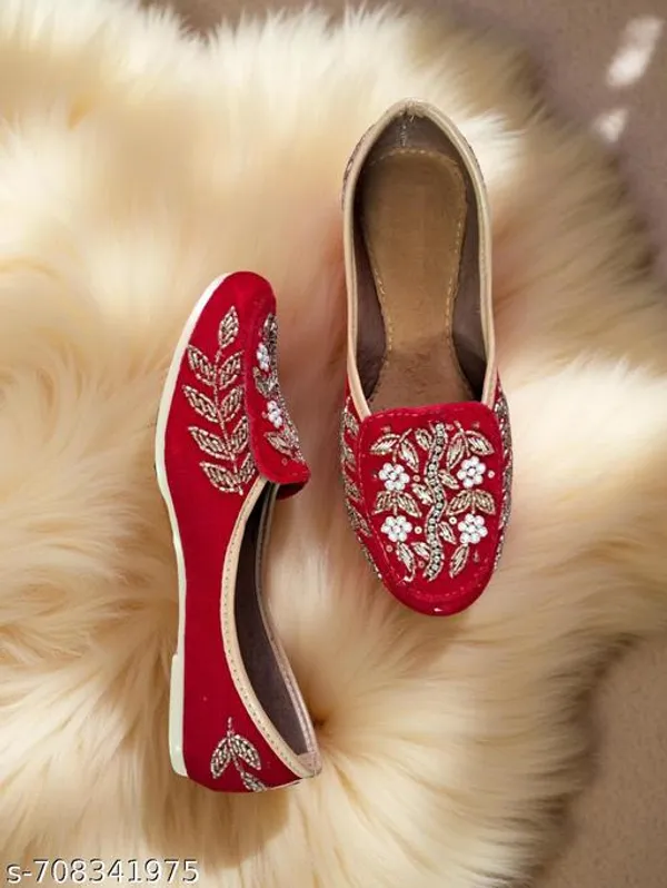 Red_Synthetic_Leather_Jutti_For_Women