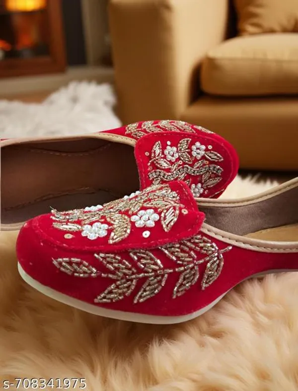 Red_Synthetic_Leather_Jutti_For_Women