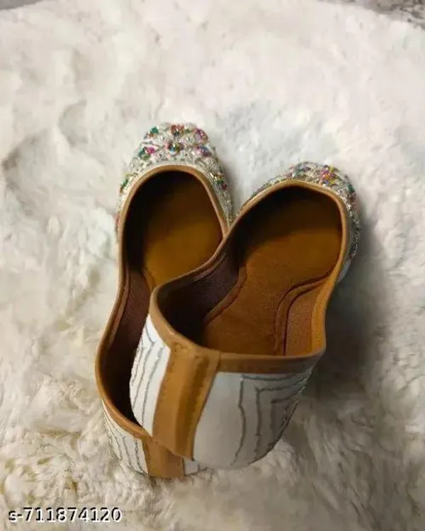 White_Synthetic_Leather_Jutti_For_Women