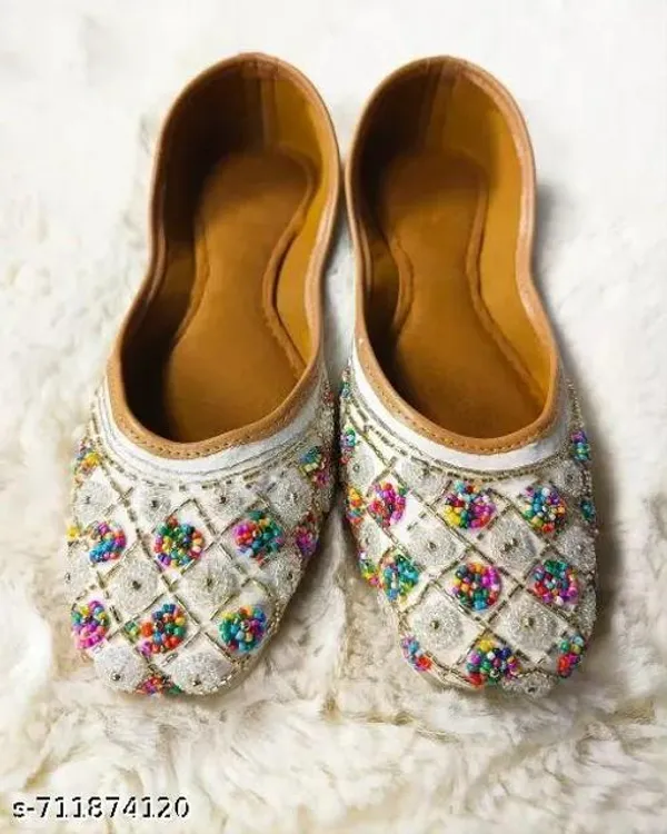 White_Synthetic_Leather_Jutti_For_Women