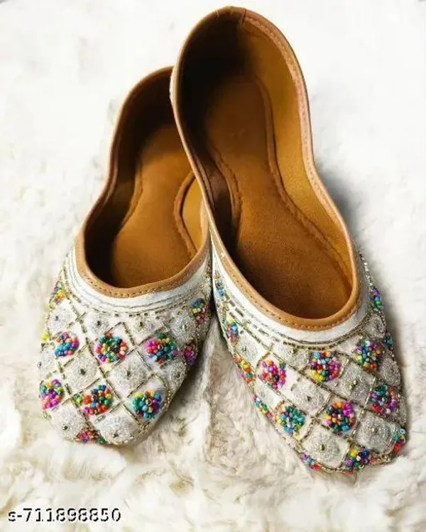 White_Synthetic_Leather_Jutti_For_Women