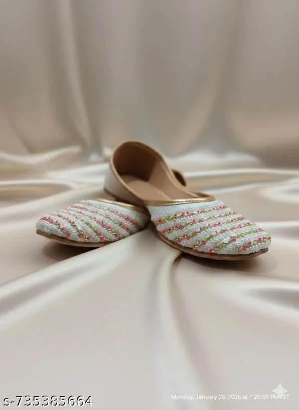 White_Synthetic_Leather_Jutti_For_Women
