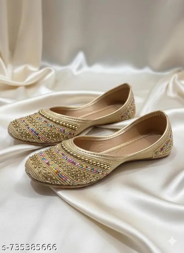 Golden_Synthetic_Leather_Jutti_For_Women