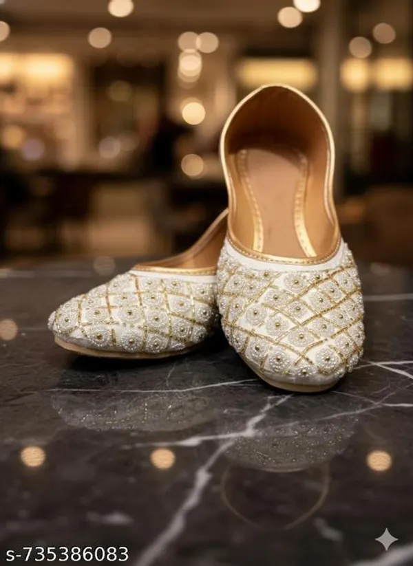 White_Synthetic_Leather_Jutti_For_Women