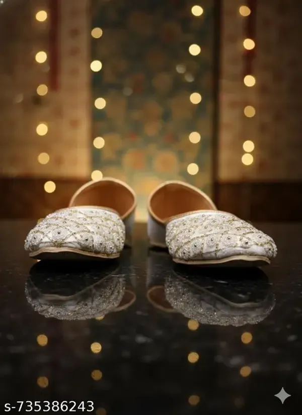 White_Synthetic_Leather_Jutti_For_Women