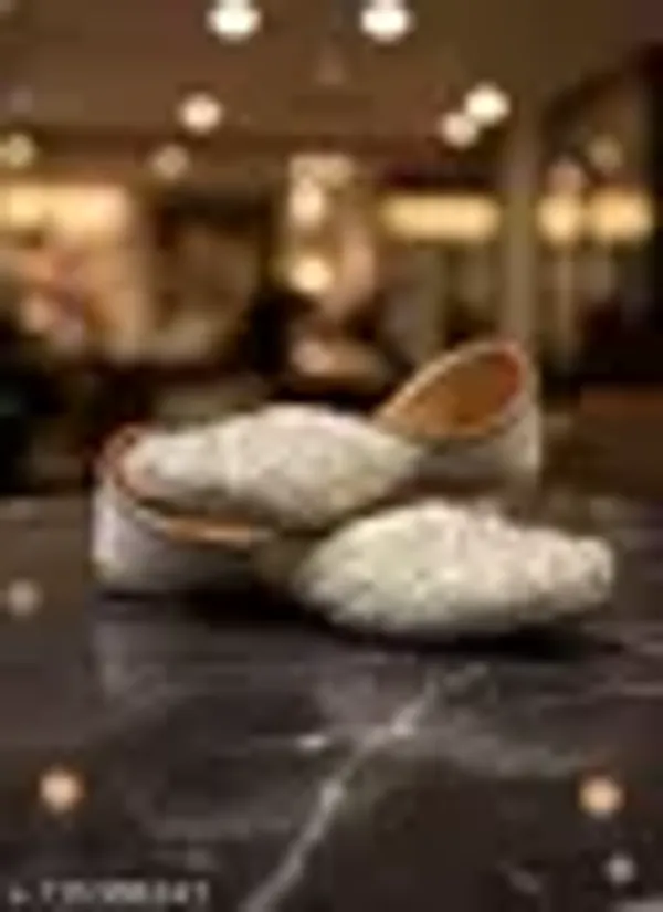 White_Synthetic_Leather_Jutti_For_Women