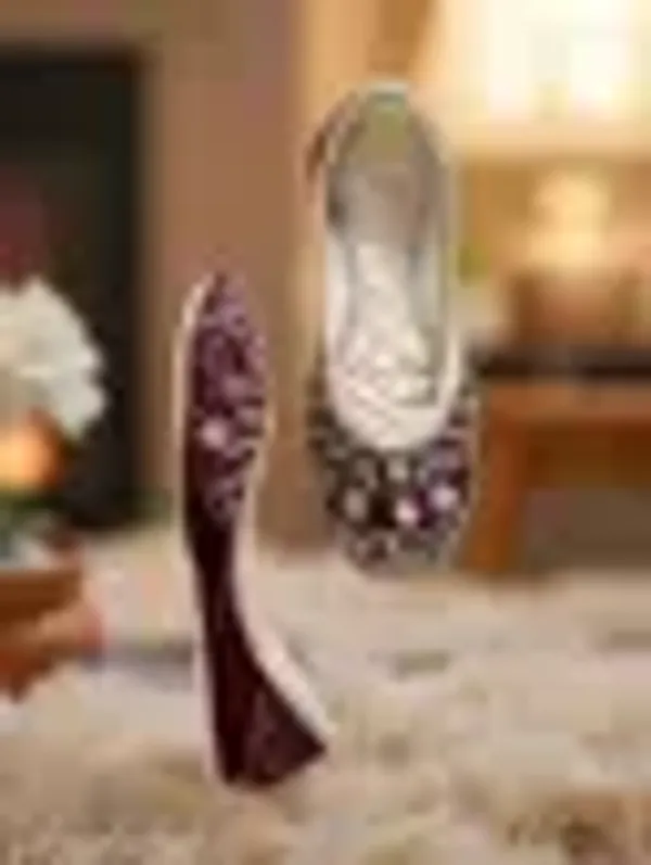 Maroon_Synthetic_Leather_Jutti_For_Women