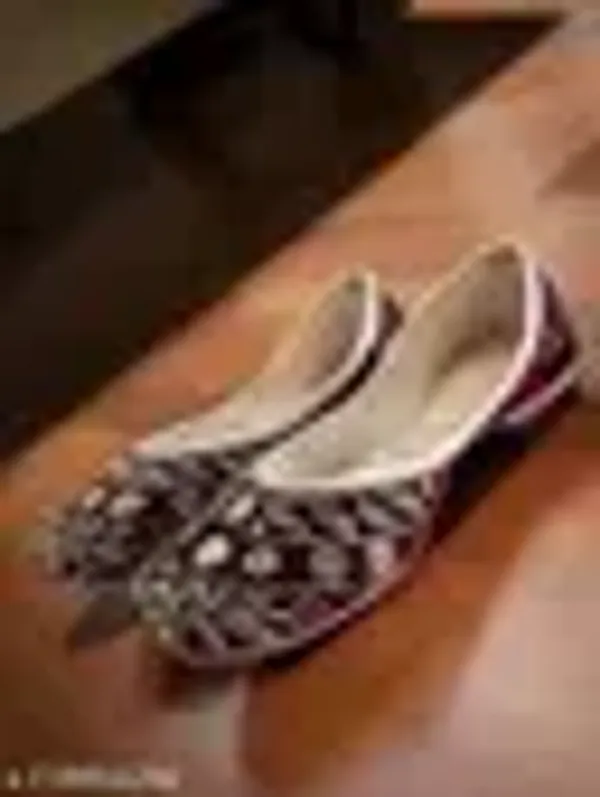 Maroon_Synthetic_Leather_Jutti_For_Women