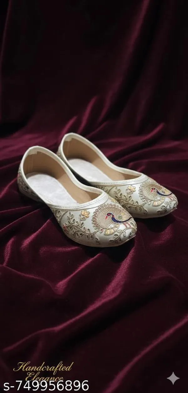 White_Synthetic_Leather_Jutti_For_Women