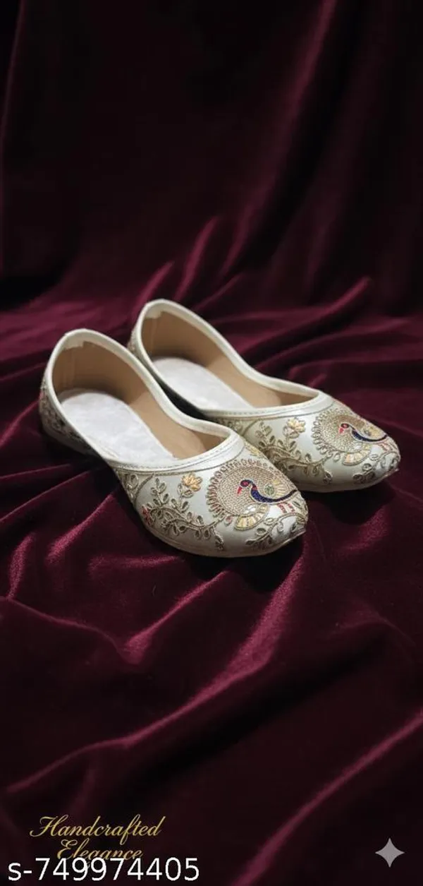 White_Synthetic_Leather_Jutti_For_Women