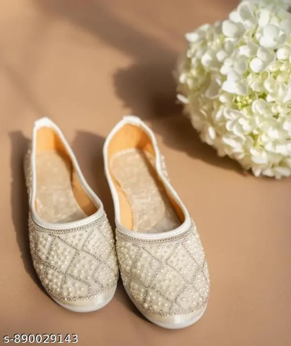 Silver_Synthetic_Leather_Jutti_For_Women