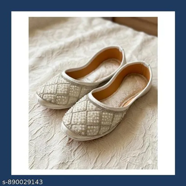 Silver_Synthetic_Leather_Jutti_For_Women