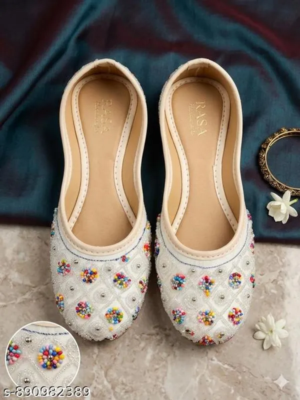White_Synthetic_Leather_Jutti_For_Women