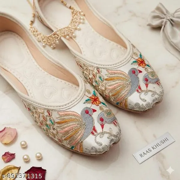 White_Synthetic_Leather_Jutti_For_Women